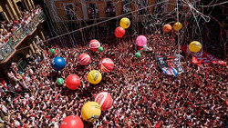 San-Fermín-Fest in Pamplona startet mit Feuerwerk und Feiern