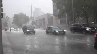 Gewitter mit Starkregen und Hagel: Vor der Abkühlung wird's nochmal ungemütlich