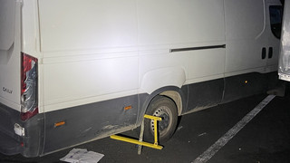 Rodgau: Autofahrer rumpelt trotz Parkkralle los und wird festgenommen