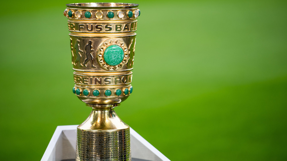 Eintracht Frankfurt muss im DFB-Pokal-Achtelfinale gegen den 1. FC Saarbrücken aus der 3. Liga ran.