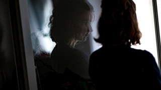 Mehr als 50 % der jungen Erwachsenen in der EU fühlen sich einsam