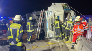 LKW-Unfall auf A643 bei Schiersteiner Brücke: Spur Richtung Mainz frei