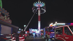 20 Menschen in Karussell steckengeblieben