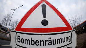 Bahnlinie Augsburg Ulm wegen Bombenentschärfung gesperrt