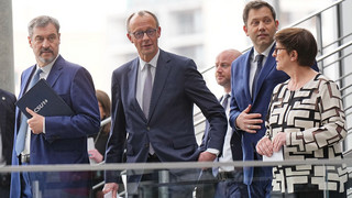 CDU stellt Ministerliste für schwarz-rote Koalition vor - Vier Hessen