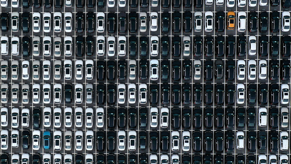 Autos am Hafen von Dalian