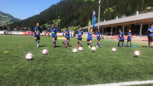 Gewinne eine Woche mit der FFH-Fußballschule in Österreich