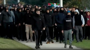 Zusammenstöße zwischen Polizei und Protestierenden bei rechtsextremer Veranstaltung in Pamplona