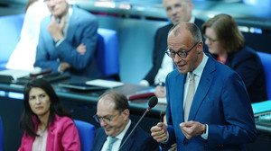 Merz nennt Zeitplan für Rentenreform - klare Absage an Linke