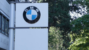 BMW-Gewinn bricht um mehr als ein Drittel ein
