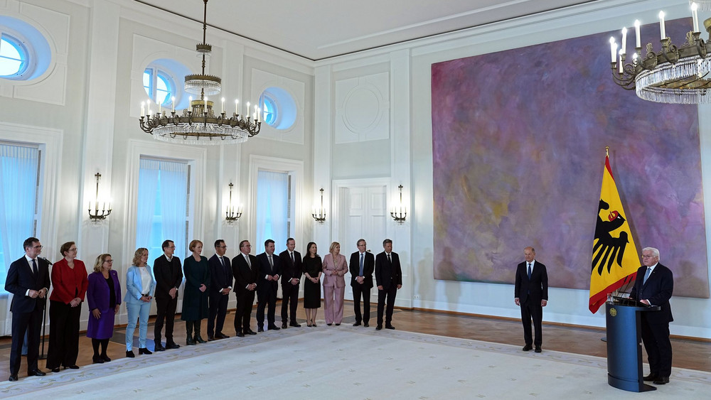 Bundespräsident Steinmeier entlässt die Bundesregierung