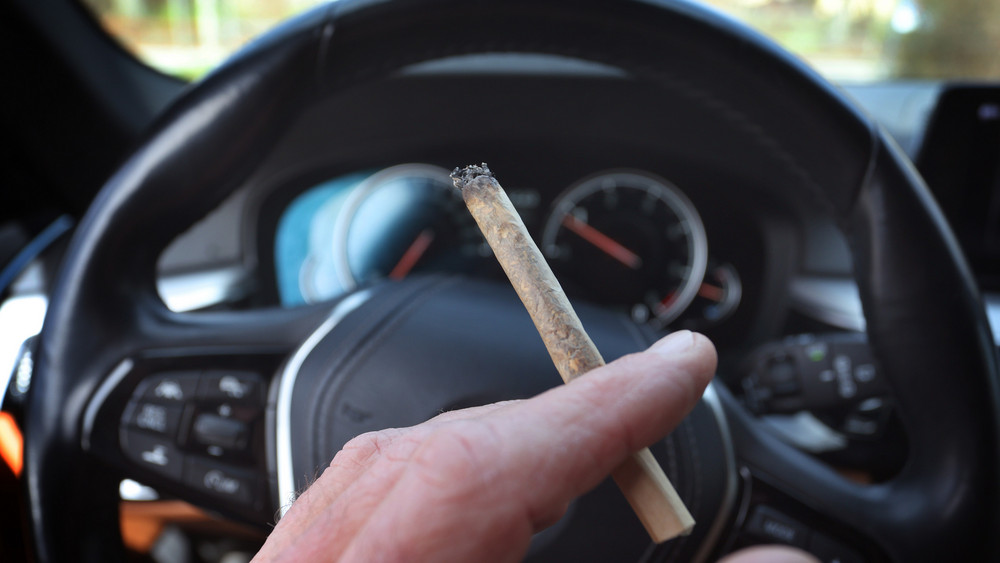 Viele Kiffer lassen sich trotz Grenzwert nicht vom Fahren abhalten.