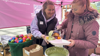 Tausende Teller Grüne Soße für Obdachlose: Osteressen in sechs Städten