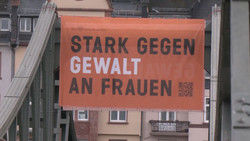 Internationaler Tag gegen Gewalt an Frauen - Bericht: Weltweit alle zehn Minuten ein Femizid 