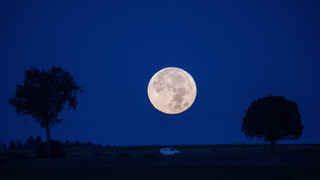 Schlecht schlafen bei Vollmond: So beeinflusst er unser Leben