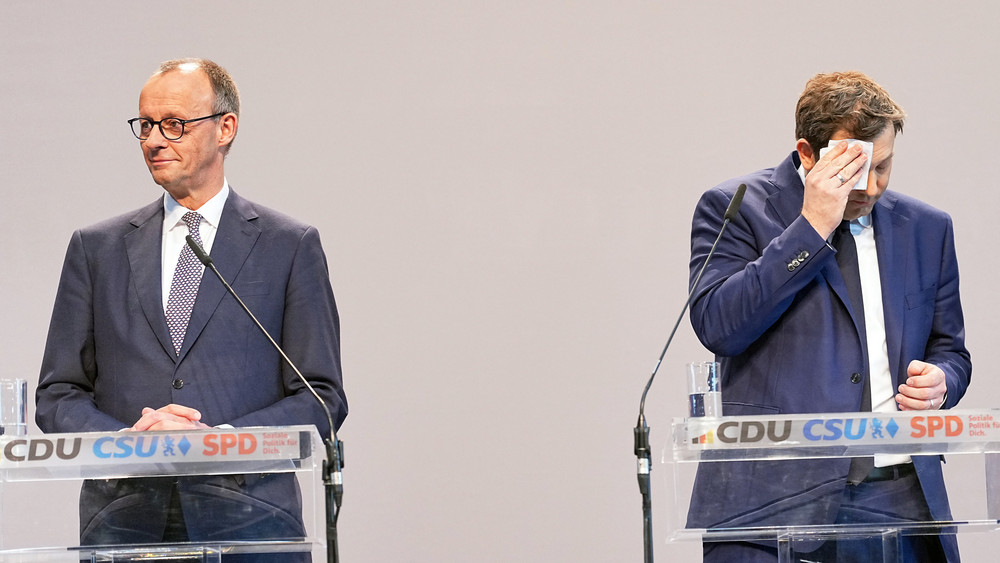 Friedrich Merz, Unions-Kanzlerkandidat und CDU-Bundesvorsitzender, und Lars Klingbeil, SPD-Fraktions- und Bundesvorsitzender stellen ihre Pläne für die neue Bundesregierung vor.