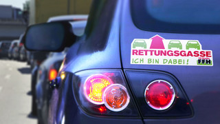 Der FFH-Rettungsgassen-Aufkleber