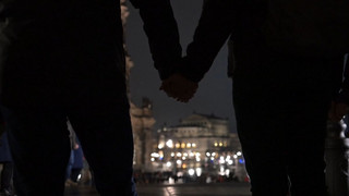 Dresden erinnert an Zerstörung - Tausende bei Menschenkette