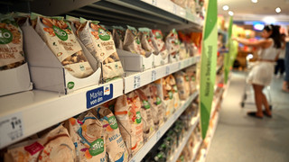 Kunden kaufen mehr Lebensmittel in Drogerie