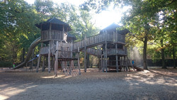 Frankfurt: Spielplatz Heinrich-Kraft-Park