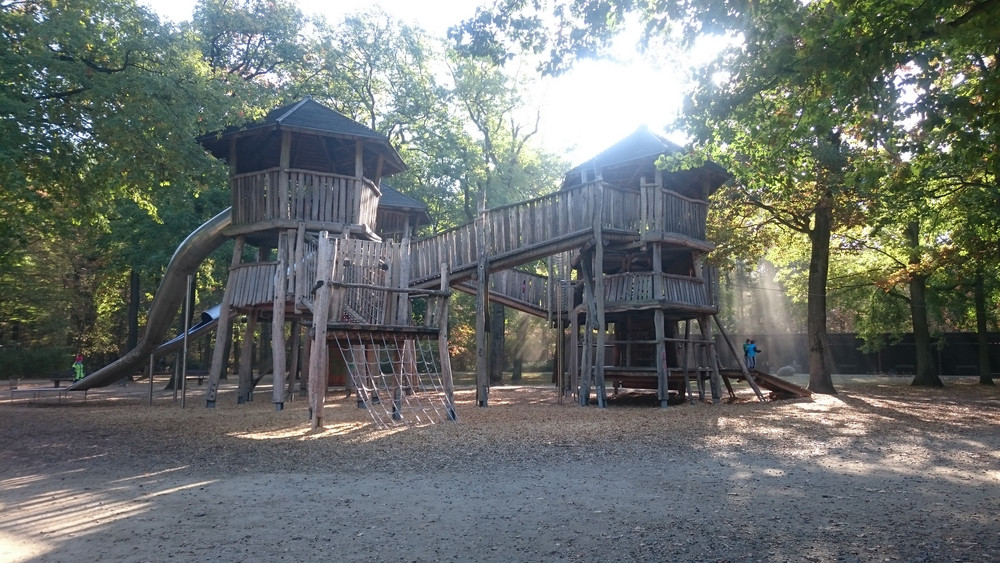 Frankfurt: Spielplatz Heinrich-Kraft-Park