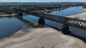 Niedrigwasser im Rhein: Fluss leidet unter Hitze