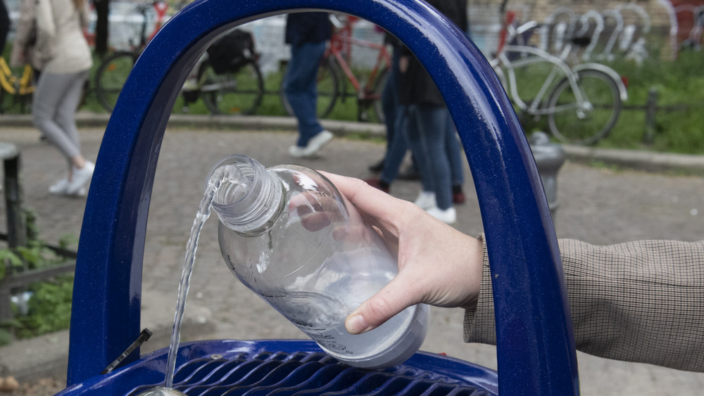 Die Stadt Königstein fordert ihre Bürger dazu auf, Trinkwasser zu sparen (Symbolbild).