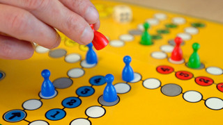 Regeln für Uno, Monopoly & Co: So gehts richtig