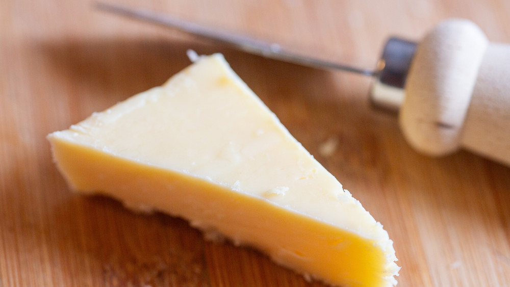 Ein Londoner Käsehändler ist nach eigenen Angaben um 22 Tonnen Cheddar im Wert von 360.000 Euro geprellt worden (Symbolbild).