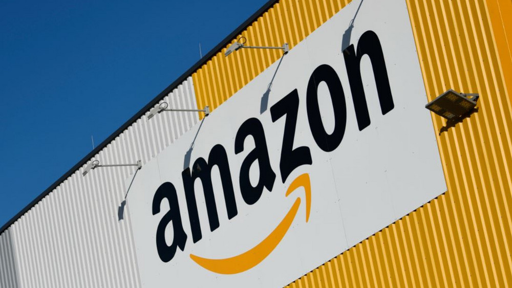 Der Online-Versand-Riese Amazon will die Einstiegslöhne in der Logistik hier in Deutschland erhöhen.