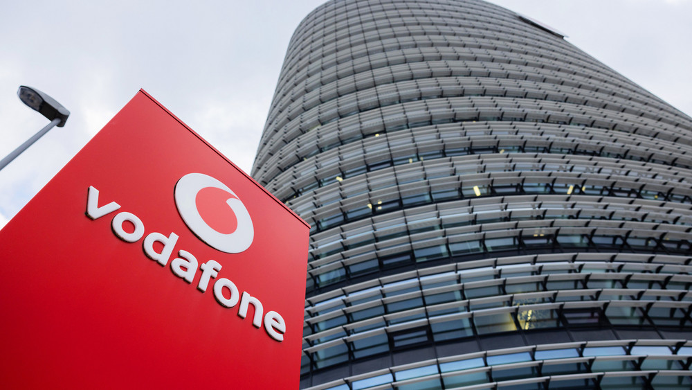 Das Vodafone-Label vor dem Firmensitz.