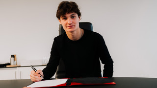 Eintracht Frankfurt verpflichtet US-Talent Aaronson