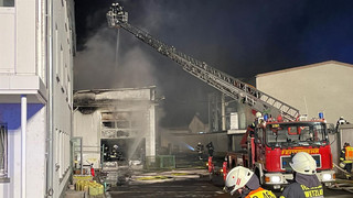 Wetzlar-Hermannstein - Millionenschaden nach Lagerhallenbrand