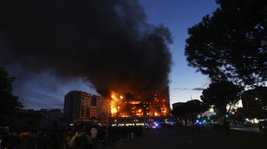 Spanien: Großbrand in Urlaubsmetropole Valencia gelöscht