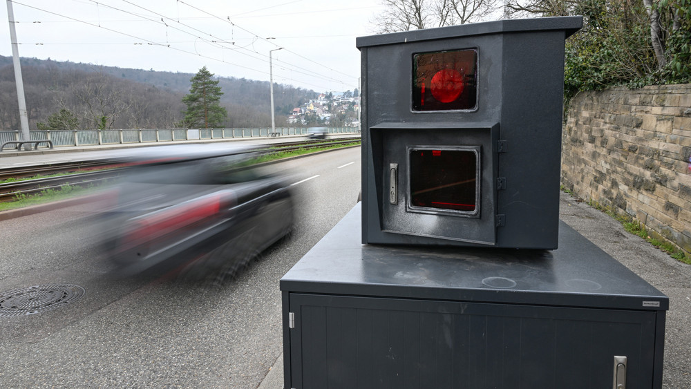 Blitzmarathon in Erzbach: Raser mit 128 km/h erwischt! (Symbolbild).