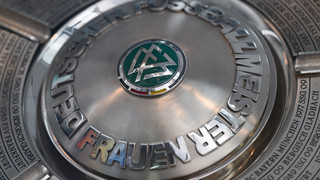 Premiere in Allianz Arena: Eintracht-Frauen in München gefragt