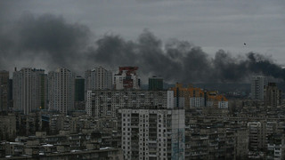 Ukraine: Heftige russische Angriffe auf Kiew vor Gesprächen über US-Plan