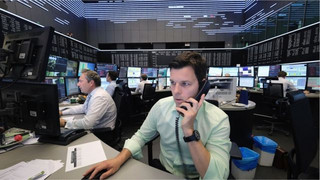 Erstmals in der Geschichte! Dax überspringt die 25.000-Punkte-Marke