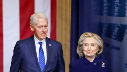 Epstein-Skandal: Clintons sagen aus