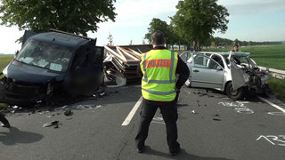 Bei Hannover: Autos stoßen frontal zusammen – Mehrere Schwerverletzte