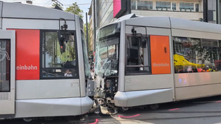 Straßenbahnen kollidieren in Düsseldorf - 27 Verletzte