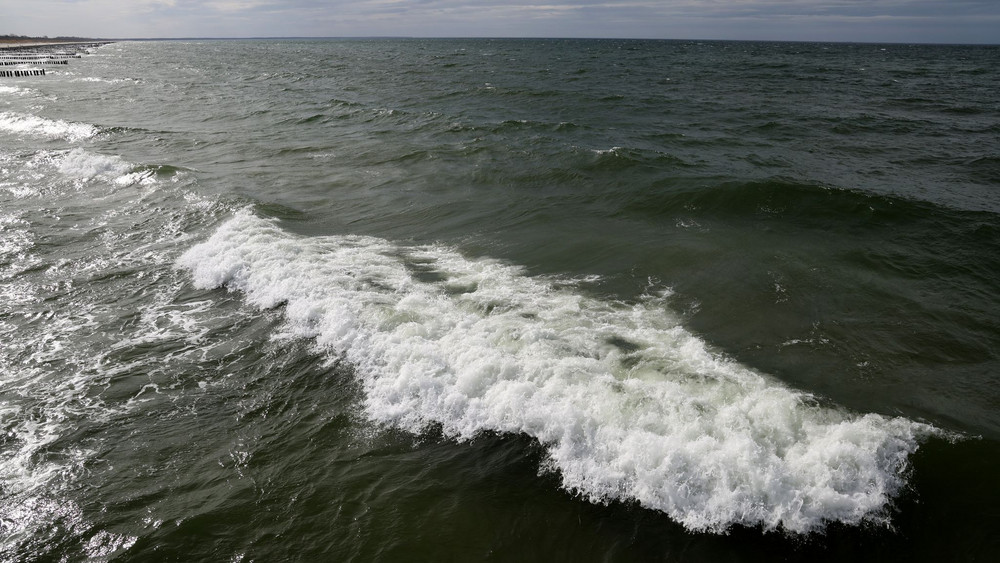 Wellen am Ostseestrand