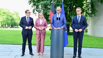Merz baut Regierung um