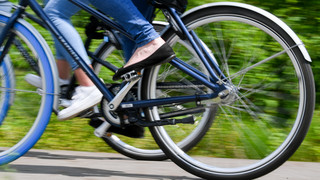 Stadt Fulda testet neuen Sicherheitsstreifen für Radfahrer
