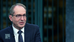 Wo stehen wir bei der Migrationswende? Fragen an Innenminister Dobrindt (CSU)