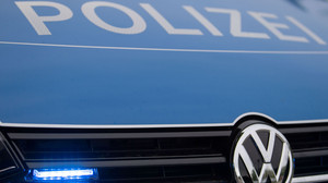 Mann wirft sich in Mainz vor Auto: Unfall wegen Zoff vorgetäuscht?