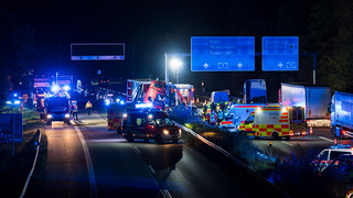 A67 nach tödlichem LKW-Unfall bis Mittag gesperrt