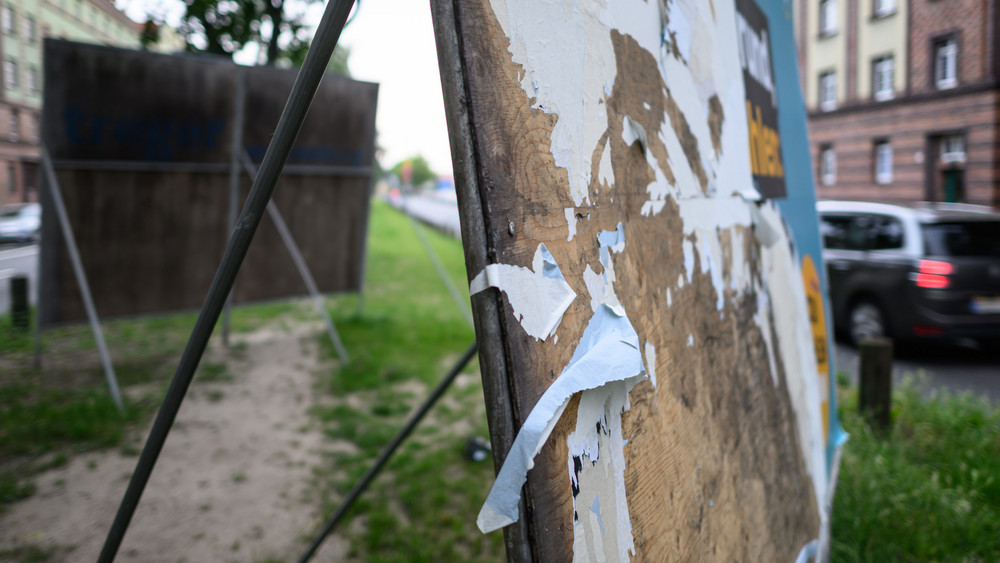 Beschädigung von Wahlplakaten in Maintal in Michelstadt: Zumindest in Michelstadt gab es bereits Festnahmen.