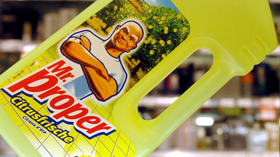 Meister Proper entführt! 1,9 Meter großer Aufsteller geklaut