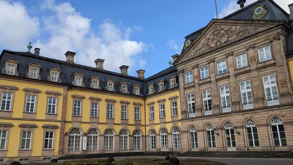 Markt am Schloss in Bad Arolsen: Köstlichkeiten und Kunsthandwerk